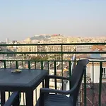 Πανσιόν Floor Rentrooms 3*