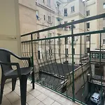 Πανσιόν Floor Rentrooms 3*