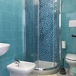 Πανσιόν Floor Rentrooms 3*