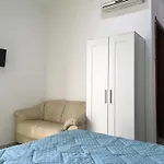 Floor Rentrooms 3* Νάπολη