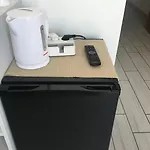 Πανσιόν Floor Rentrooms 3*